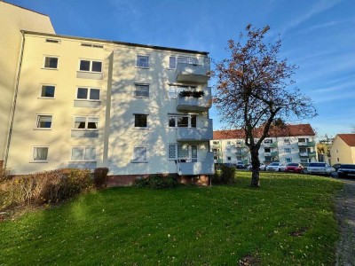 Top 3 Zimmerwohnung mit Balkon, teilweise elektrischen Rollläden + Küche - GBH