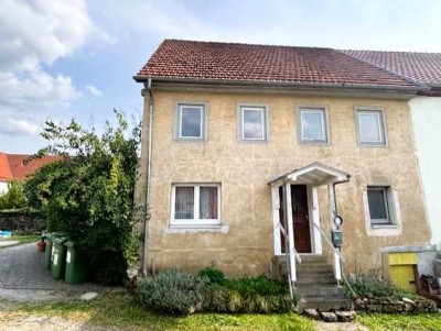 Doppelhaushälfte mit viel Potential zum Ausbau - Perfekt für Handwerker!