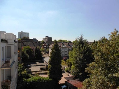 +++ DACHGESCHOSSLIEBHABER AUFGEPASST - ALTBAUTRAUM AUF DER WALDHOFSTRASSE +++