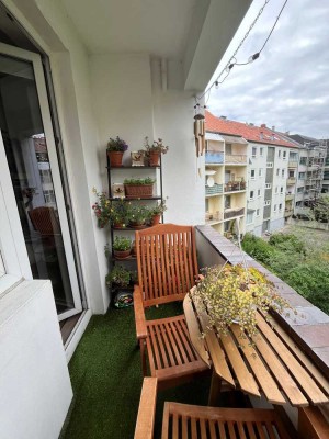 Helle 2-Zimmerwohnung mit Balkon/Loggia in unmittelbarer Nähe des Fiedelerplatzes