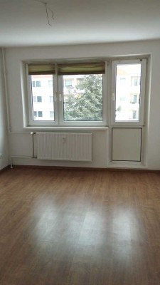 2 Raum Wohnung mit Einbauküche und Kammer