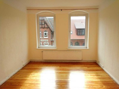 RESERVIERT - Altbau 3,5 Zimmer mit Balkon