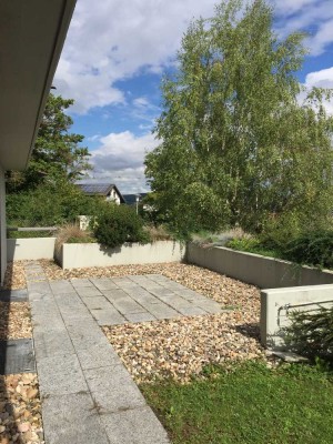 Ruhige, sonige 2,5-Zimmer-Wohnung im Grünen