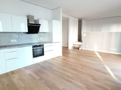 Helle Terrassen-Wohnung mit Einbauküche