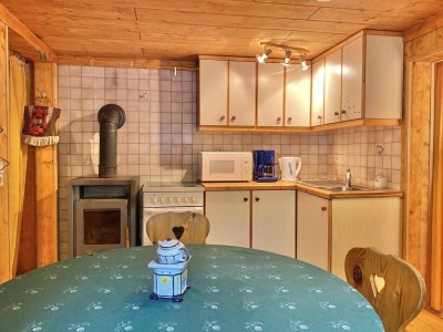 Kleine, verträumte Wochenendhütte nahe der Kaiserau.