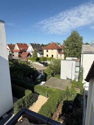 Gemütliche 1,5-Zimmer-Dachgeschosswohnung mit Balkon in Weinstadt-Beutelsbach