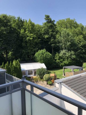 3 Zimmer, Küche, Diele, Bad & Balkon. Garagenstellplatz bei Bedarf