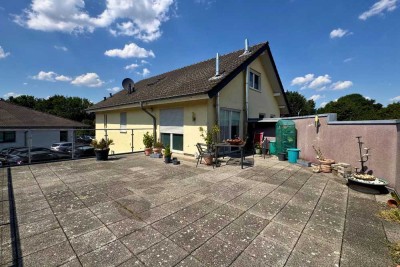 IN KÜRZE: GROSS, MODERN, FLEXIBEL: 5 ZIMMER MIT TOP DACHTERRASSE IM MISCHGEBIET AM PARIR IN LANGERWE