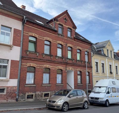 Kleine 2-Raum-Erdgeschoss-Wohnung in Werdau demnächst frei!