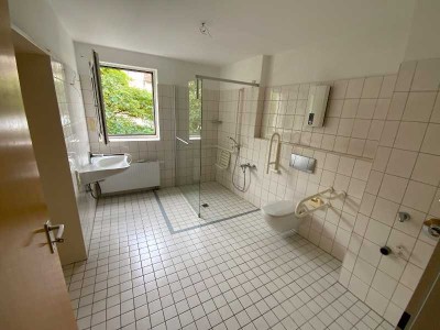 WBS benötigt! 4-Zimmer-Wohnung mit bodengleicher Dusche in Bad Neuenahr-Ahrweiler zu vermieten!