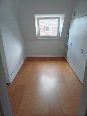 Helle 3-Zimmer-Dachgeschosswohnung in Kassel mit Garten