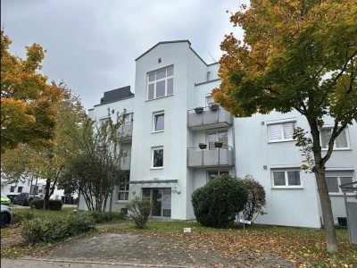 Schöne helle 2,5‑Zimmer‑Wohnung mit Balkon/TG und Blick ins Grüne