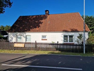 Freistehendes Einfamilienhaus und reetgedeckte Scheune in 17375 Ahlbeck -Provisionsfrei!-