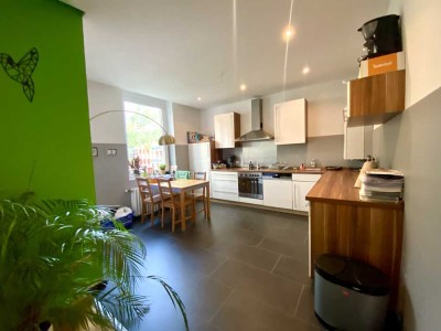 Charmante Altbauwohnung mit Loggia und Einbauküche im beliebten Südviertel