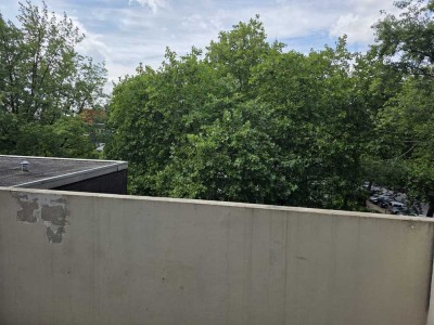 TOP sanierte 3 Zimmer Wohnung mit Balkon; Aufzug
