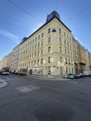 ERSTBEZUG! Tolle 4 Zimmer-Dachgeschoßwohnung in hervorragender Lage!