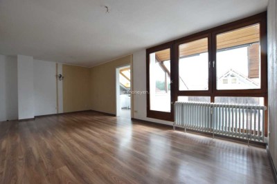 4-Zimmer-Maisonette-Wohnung mit Balkon und Garage