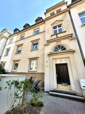 � Modernes Wohnen trifft Altstadtflair: Frisch renovierte 3,5-Zimmer-Wohnung mit großer Wohnküche