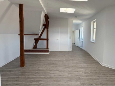 Frisch renoviert mit Einbauküche und Tageslichtbad