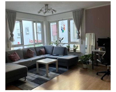 Möblierte 2-Zimmer-Wohnung Stuttgart-Obertürkheim mit Einbauküche - Zentral Direkt an der S-Bahn!