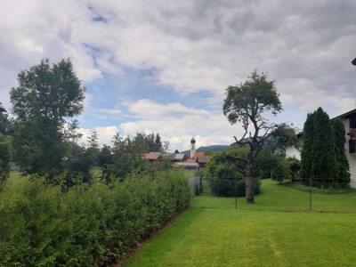 Sanierte Erdgeschosswohnung mit 1,5 Zimmern sowie Terrasse und EBK in Oberammergau