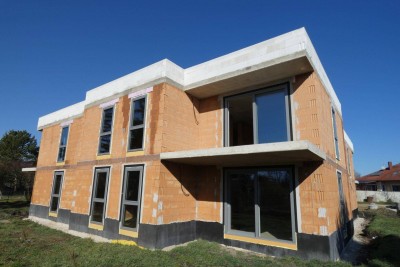ENERGIESPARENDE NEUBAUWOHNUNG TERRASSE EIGENGARTEN