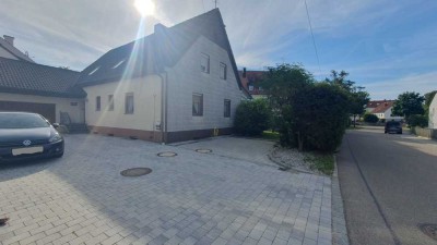 Sanierungsbedürftiges EFH mit großem Grundstück * Auch Neubau von 2 DHH möglich !