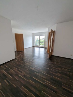 +++Schicke 2-R. Wohnung Südl. Heimfeld, tolles Wohnzimmer m. Balkon, Bad m. Wanne und Dusche!+++