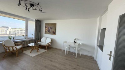 Sonnige und neuwertige möblierte-Wohnung in Düsseldorf-Bilk