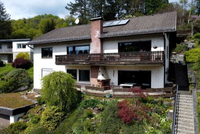 Schöne Terrassenwohnung mit Aussicht -  sonnige Randlage