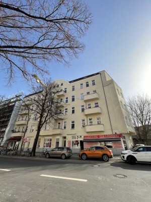 Sanierungsbedürftige Altbauwohnung *Eigennutzung ab 2027*
