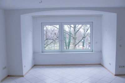 Große Helle EG Wohnung EBK, Terrasse, Garten gegenüber vom Park in Oos