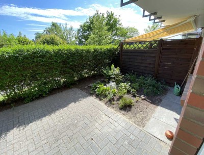 Renovierte, helle Parterre-Wohnung mit zwei Zi., EBK, Bad, Terrasse und TG in Schenefeld