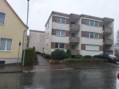 2-Raum-Hochparterre-Wohnung mit Balkon in ruhiger und zentraler Lage