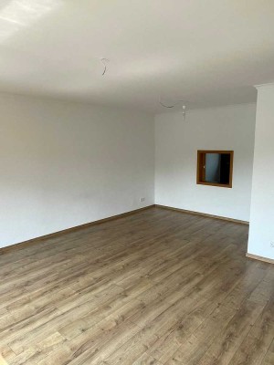 Helle 3-Zimmerwohnung mit Balkon und neuer Küche