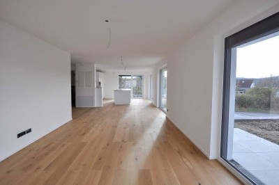 Exklusive Neubauwohnung mit Garten!