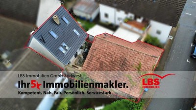 Wohnglück mit Charme: Modernisiertes Einfamilienhaus mit Wellnessbereich und Scheune im Erbbaurecht