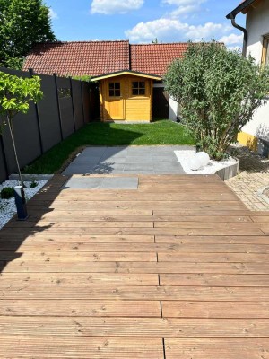 Charmante 3-Zimmer-Wohnung mit Terrasse, großem Garten und Garage in ruhiger Lage zu vermieten
