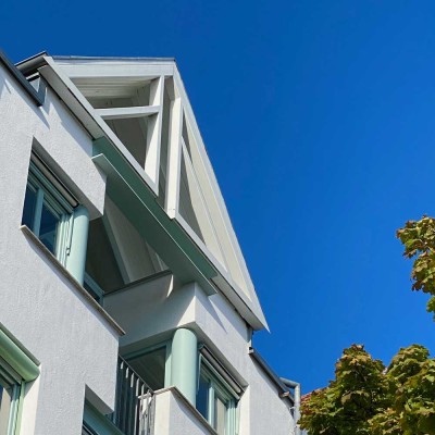 Atemberaubende Fernsicht - Lichtdurchflutete Penthouse Maisonette Wohnung im Wohngebiet Sandberg