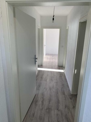 Modernisierte 3-Zimmer-Wohnung mit Balkon in Offenbach Rosenhöhe