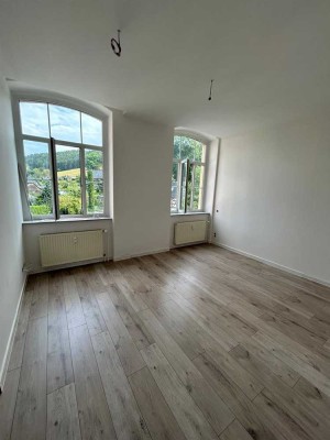 Erstbezug nach San.! Große 5-Zimmer Loft mit Wa., Du. und Riesenloggia in ruhiger Lage! EBK mgl.