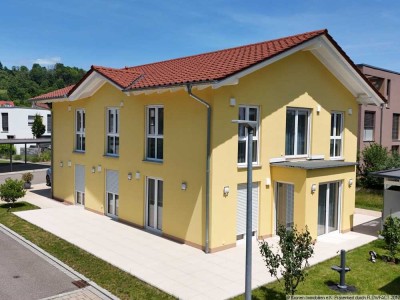 FAMILIENFREUNDLICH & ENERGIEEFFIZIENT – Neuwertiges Einfamilienhaus mit ELW in Thalfingen