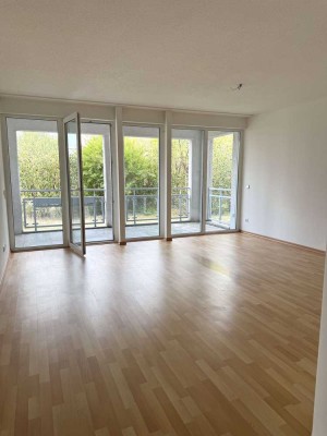 helle freundliche  2-Raum-Wohnung in Magdeburg-Cracau sucht einen Nachmieter