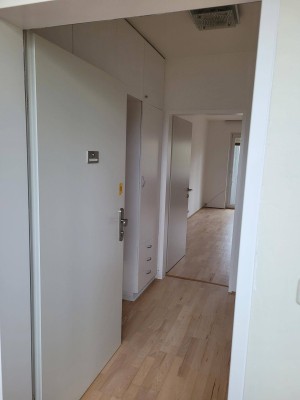 !! 2-Zimmerwohnung 55 m2 - zentral, hell, sonnig, inkl. Loggia plus Balkon