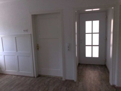 Ansprechende und sanierte 3-Zimmer-Erdgeschoßwohnung mit gehobener Innenausstattung mit Terrasse