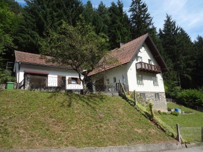 ÄLTERES HAUS ZUM LEISTBAREN PREIS!