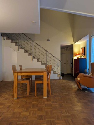 Stilvolle 4-Zimmer-Maisonette-Wohnung mit gehobener Innenausstattung mit Balkon und EBK in Brühl