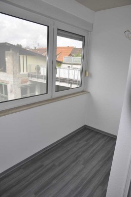 Helle 95 m² Wohnung mit Balkon in Östringen