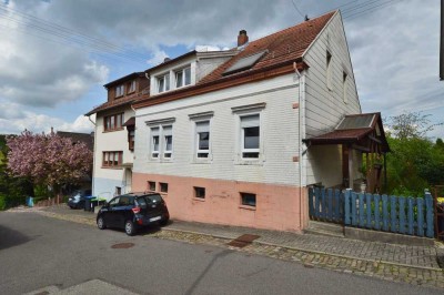 Charmantes Zweifamilienhaus in Friedrichsthal