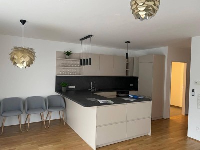 Moderne 4-Zimmer Wohnung mit Balkon und Tiefgarage